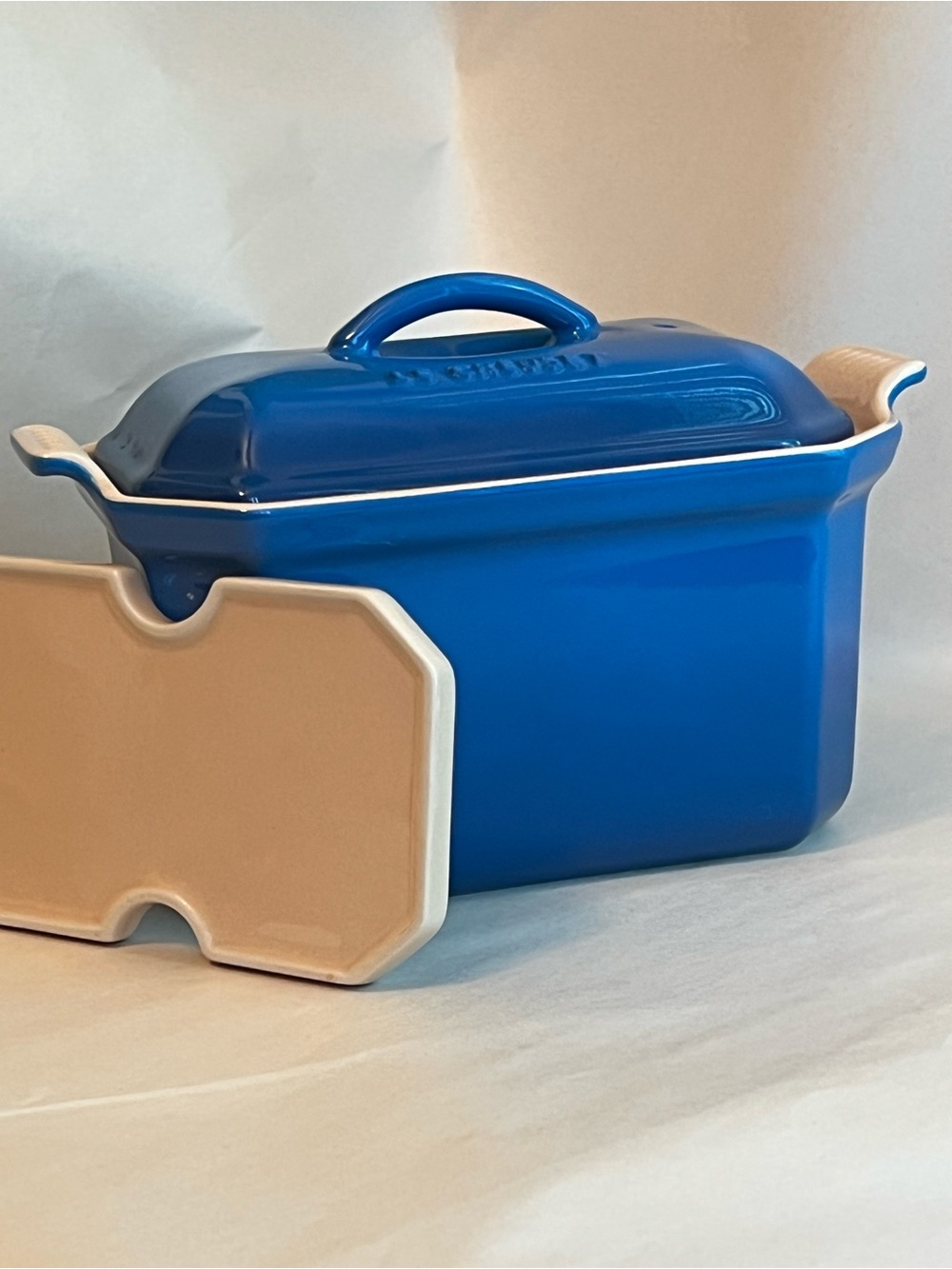 BN Three Piece Le Creuset Pate Terrine with Press 20cm RARE